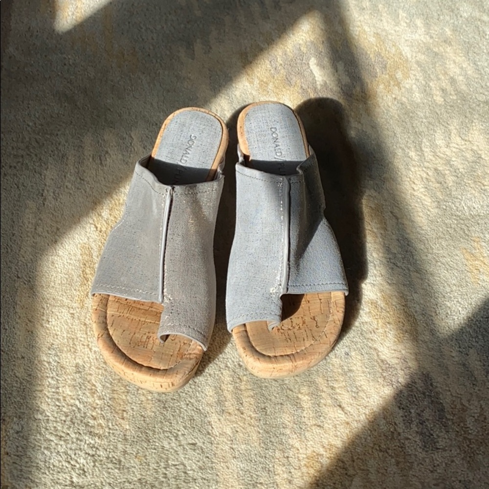 Donald/ Pliner Platform Sandal